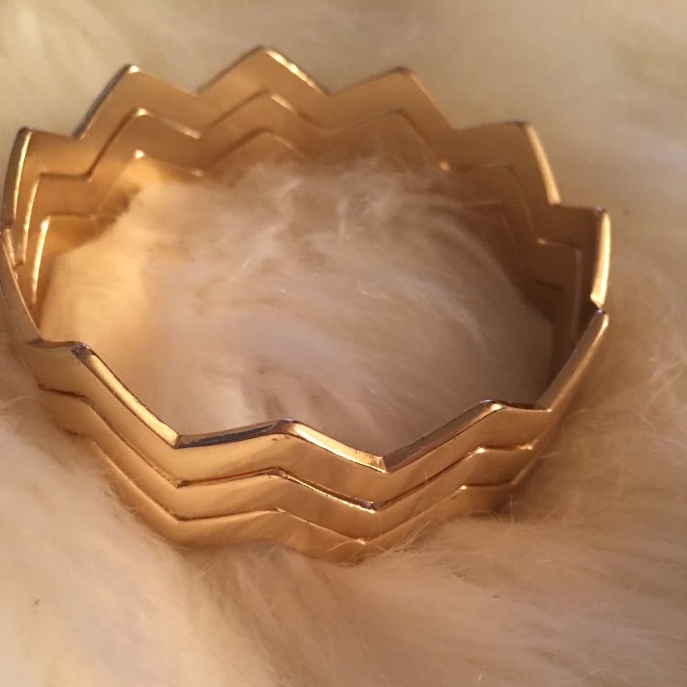 Gold colored bangles/bracelets - Picture 2 of 4